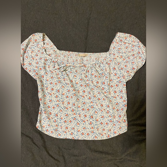 Cropped Floral Blouse - Picture 1 of 5